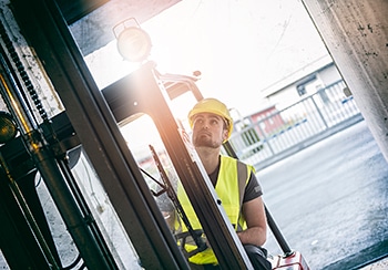 Important Qualities When Hiring a Forklift Driver